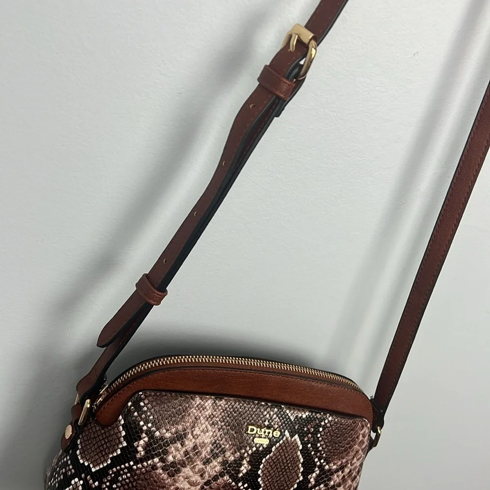 Elegant Snakeskin Crossbody Bag in Brown and Cream